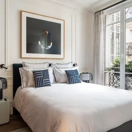 The Very Location Allows To Go Everywhere In In 30 Minutes Paris